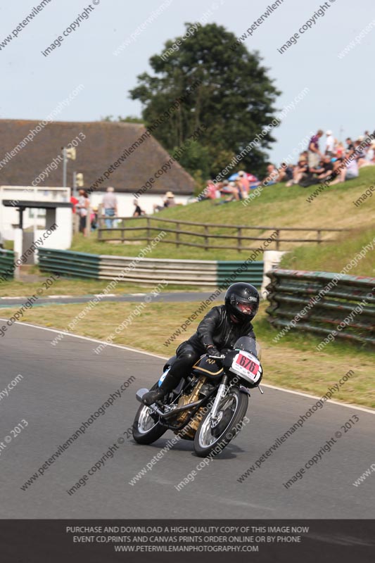 Vintage motorcycle club;eventdigitalimages;mallory park;mallory park trackday photographs;no limits trackdays;peter wileman photography;trackday digital images;trackday photos;vmcc festival 1000 bikes photographs