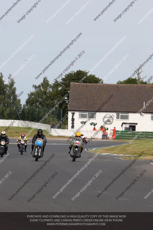 Vintage motorcycle club;eventdigitalimages;mallory park;mallory park trackday photographs;no limits trackdays;peter wileman photography;trackday digital images;trackday photos;vmcc festival 1000 bikes photographs