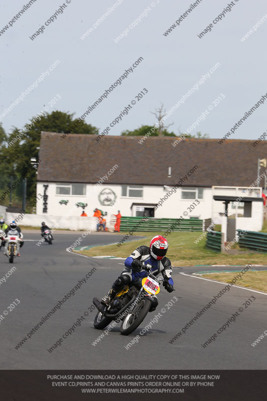 Vintage motorcycle club;eventdigitalimages;mallory park;mallory park trackday photographs;no limits trackdays;peter wileman photography;trackday digital images;trackday photos;vmcc festival 1000 bikes photographs