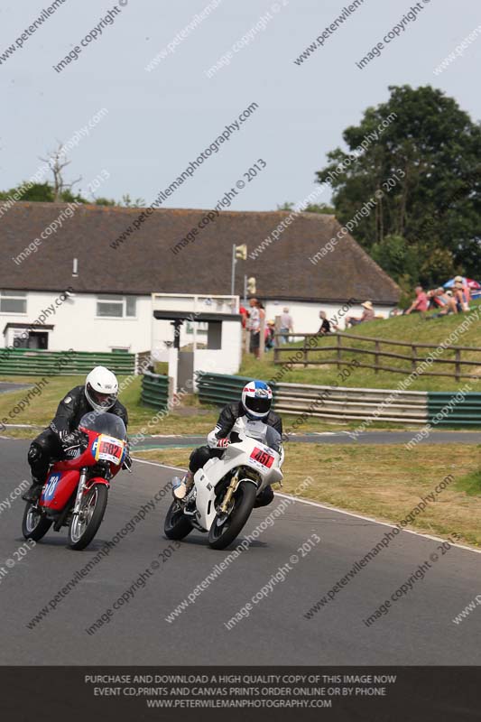 Vintage motorcycle club;eventdigitalimages;mallory park;mallory park trackday photographs;no limits trackdays;peter wileman photography;trackday digital images;trackday photos;vmcc festival 1000 bikes photographs