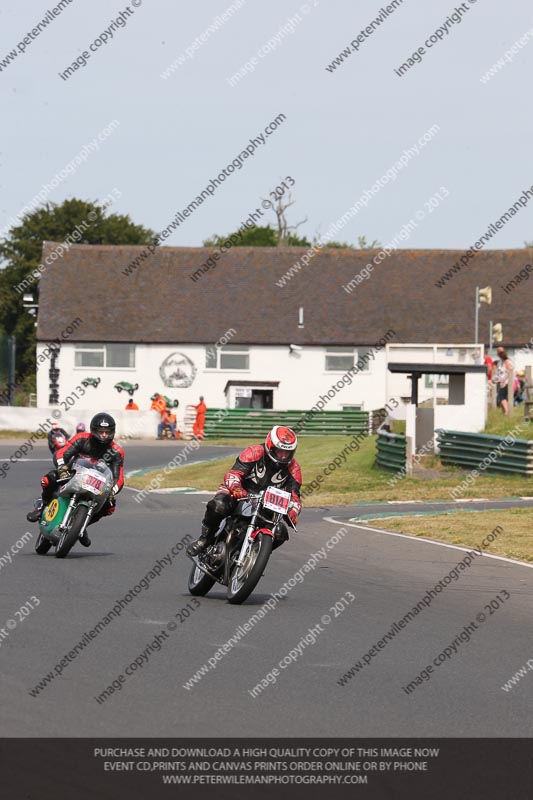 Vintage motorcycle club;eventdigitalimages;mallory park;mallory park trackday photographs;no limits trackdays;peter wileman photography;trackday digital images;trackday photos;vmcc festival 1000 bikes photographs