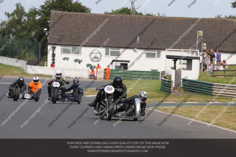 Vintage motorcycle club;eventdigitalimages;mallory park;mallory park trackday photographs;no limits trackdays;peter wileman photography;trackday digital images;trackday photos;vmcc festival 1000 bikes photographs