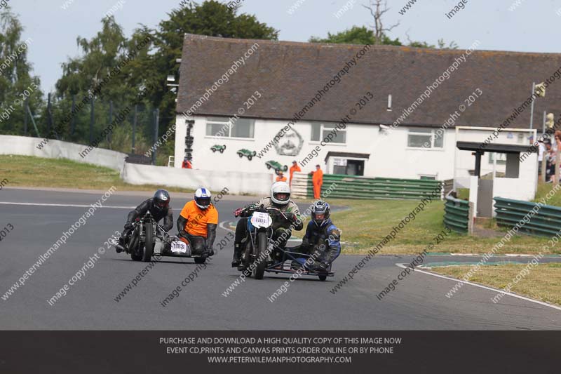 Vintage motorcycle club;eventdigitalimages;mallory park;mallory park trackday photographs;no limits trackdays;peter wileman photography;trackday digital images;trackday photos;vmcc festival 1000 bikes photographs