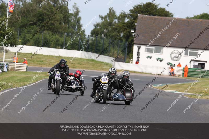 Vintage motorcycle club;eventdigitalimages;mallory park;mallory park trackday photographs;no limits trackdays;peter wileman photography;trackday digital images;trackday photos;vmcc festival 1000 bikes photographs