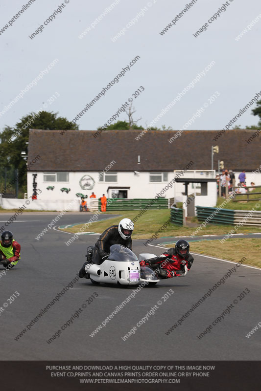 Vintage motorcycle club;eventdigitalimages;mallory park;mallory park trackday photographs;no limits trackdays;peter wileman photography;trackday digital images;trackday photos;vmcc festival 1000 bikes photographs