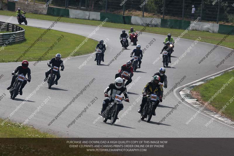 Vintage motorcycle club;eventdigitalimages;mallory park;mallory park trackday photographs;no limits trackdays;peter wileman photography;trackday digital images;trackday photos;vmcc festival 1000 bikes photographs