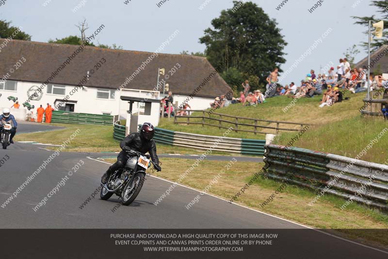 Vintage motorcycle club;eventdigitalimages;mallory park;mallory park trackday photographs;no limits trackdays;peter wileman photography;trackday digital images;trackday photos;vmcc festival 1000 bikes photographs