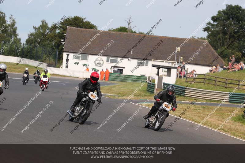 Vintage motorcycle club;eventdigitalimages;mallory park;mallory park trackday photographs;no limits trackdays;peter wileman photography;trackday digital images;trackday photos;vmcc festival 1000 bikes photographs