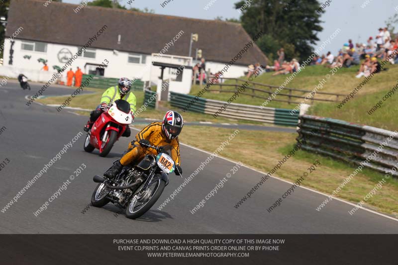 Vintage motorcycle club;eventdigitalimages;mallory park;mallory park trackday photographs;no limits trackdays;peter wileman photography;trackday digital images;trackday photos;vmcc festival 1000 bikes photographs