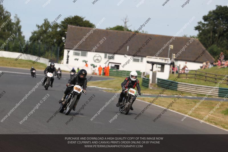 Vintage motorcycle club;eventdigitalimages;mallory park;mallory park trackday photographs;no limits trackdays;peter wileman photography;trackday digital images;trackday photos;vmcc festival 1000 bikes photographs