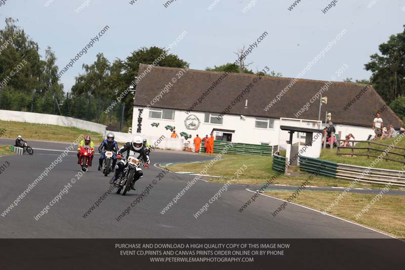 Vintage motorcycle club;eventdigitalimages;mallory park;mallory park trackday photographs;no limits trackdays;peter wileman photography;trackday digital images;trackday photos;vmcc festival 1000 bikes photographs