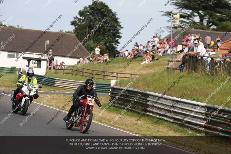 Vintage motorcycle club;eventdigitalimages;mallory park;mallory park trackday photographs;no limits trackdays;peter wileman photography;trackday digital images;trackday photos;vmcc festival 1000 bikes photographs