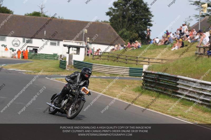 Vintage motorcycle club;eventdigitalimages;mallory park;mallory park trackday photographs;no limits trackdays;peter wileman photography;trackday digital images;trackday photos;vmcc festival 1000 bikes photographs