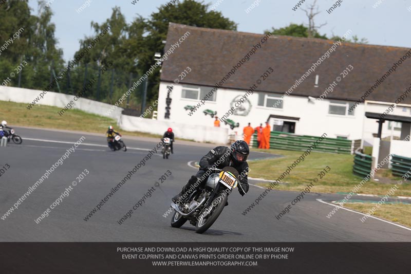 Vintage motorcycle club;eventdigitalimages;mallory park;mallory park trackday photographs;no limits trackdays;peter wileman photography;trackday digital images;trackday photos;vmcc festival 1000 bikes photographs