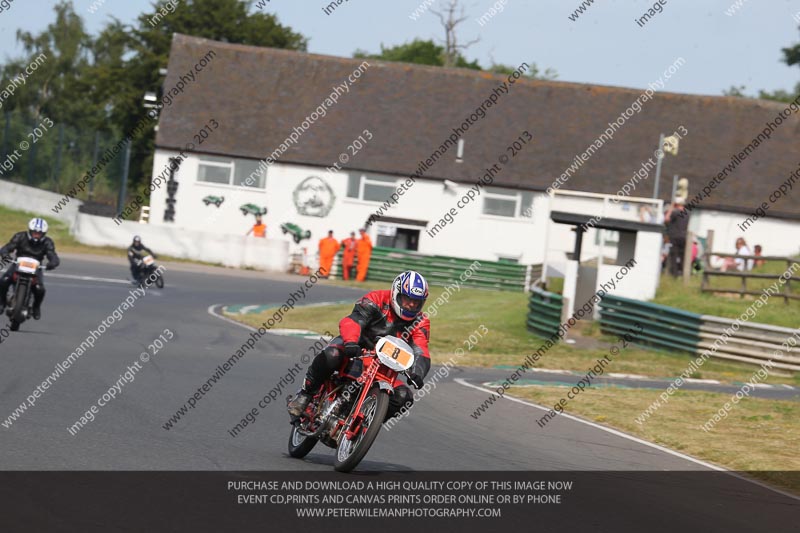 Vintage motorcycle club;eventdigitalimages;mallory park;mallory park trackday photographs;no limits trackdays;peter wileman photography;trackday digital images;trackday photos;vmcc festival 1000 bikes photographs