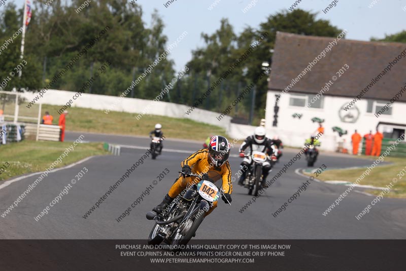 Vintage motorcycle club;eventdigitalimages;mallory park;mallory park trackday photographs;no limits trackdays;peter wileman photography;trackday digital images;trackday photos;vmcc festival 1000 bikes photographs