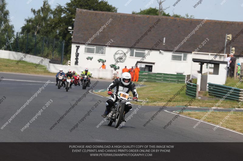 Vintage motorcycle club;eventdigitalimages;mallory park;mallory park trackday photographs;no limits trackdays;peter wileman photography;trackday digital images;trackday photos;vmcc festival 1000 bikes photographs