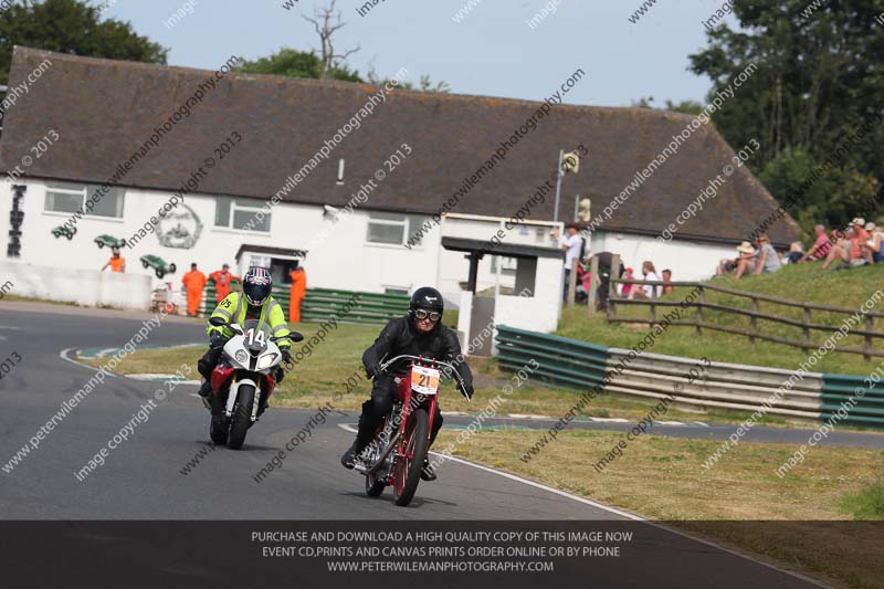 Vintage motorcycle club;eventdigitalimages;mallory park;mallory park trackday photographs;no limits trackdays;peter wileman photography;trackday digital images;trackday photos;vmcc festival 1000 bikes photographs