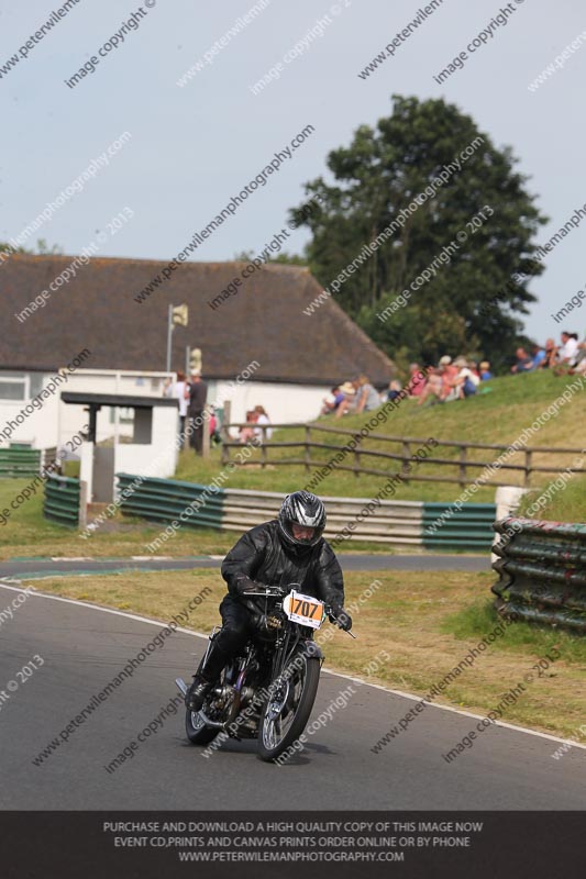 Vintage motorcycle club;eventdigitalimages;mallory park;mallory park trackday photographs;no limits trackdays;peter wileman photography;trackday digital images;trackday photos;vmcc festival 1000 bikes photographs