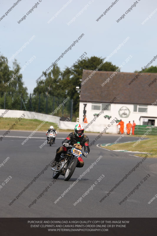 Vintage motorcycle club;eventdigitalimages;mallory park;mallory park trackday photographs;no limits trackdays;peter wileman photography;trackday digital images;trackday photos;vmcc festival 1000 bikes photographs