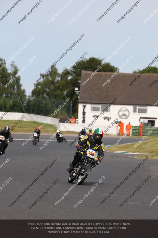 Vintage motorcycle club;eventdigitalimages;mallory park;mallory park trackday photographs;no limits trackdays;peter wileman photography;trackday digital images;trackday photos;vmcc festival 1000 bikes photographs