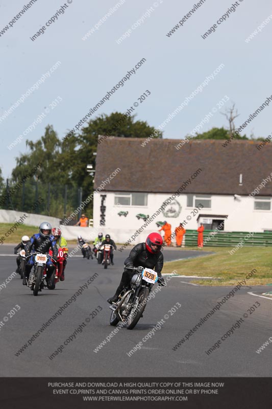 Vintage motorcycle club;eventdigitalimages;mallory park;mallory park trackday photographs;no limits trackdays;peter wileman photography;trackday digital images;trackday photos;vmcc festival 1000 bikes photographs