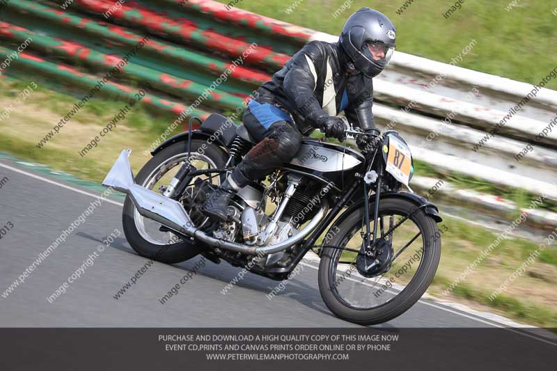 Vintage motorcycle club;eventdigitalimages;mallory park;mallory park trackday photographs;no limits trackdays;peter wileman photography;trackday digital images;trackday photos;vmcc festival 1000 bikes photographs