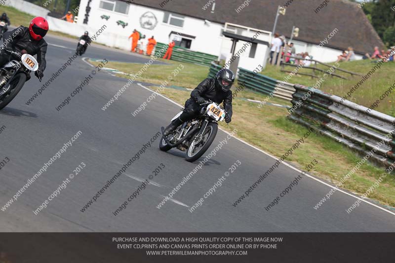 Vintage motorcycle club;eventdigitalimages;mallory park;mallory park trackday photographs;no limits trackdays;peter wileman photography;trackday digital images;trackday photos;vmcc festival 1000 bikes photographs