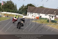 Vintage-motorcycle-club;eventdigitalimages;mallory-park;mallory-park-trackday-photographs;no-limits-trackdays;peter-wileman-photography;trackday-digital-images;trackday-photos;vmcc-festival-1000-bikes-photographs