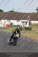 Vintage-motorcycle-club;eventdigitalimages;mallory-park;mallory-park-trackday-photographs;no-limits-trackdays;peter-wileman-photography;trackday-digital-images;trackday-photos;vmcc-festival-1000-bikes-photographs