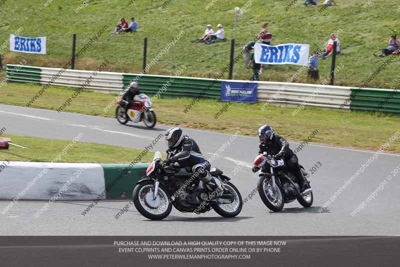 Vintage motorcycle club;eventdigitalimages;mallory park;mallory park trackday photographs;no limits trackdays;peter wileman photography;trackday digital images;trackday photos;vmcc festival 1000 bikes photographs