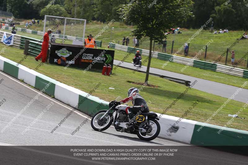 Vintage motorcycle club;eventdigitalimages;mallory park;mallory park trackday photographs;no limits trackdays;peter wileman photography;trackday digital images;trackday photos;vmcc festival 1000 bikes photographs