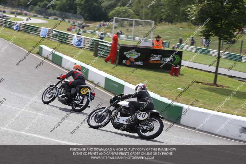 Vintage motorcycle club;eventdigitalimages;mallory park;mallory park trackday photographs;no limits trackdays;peter wileman photography;trackday digital images;trackday photos;vmcc festival 1000 bikes photographs