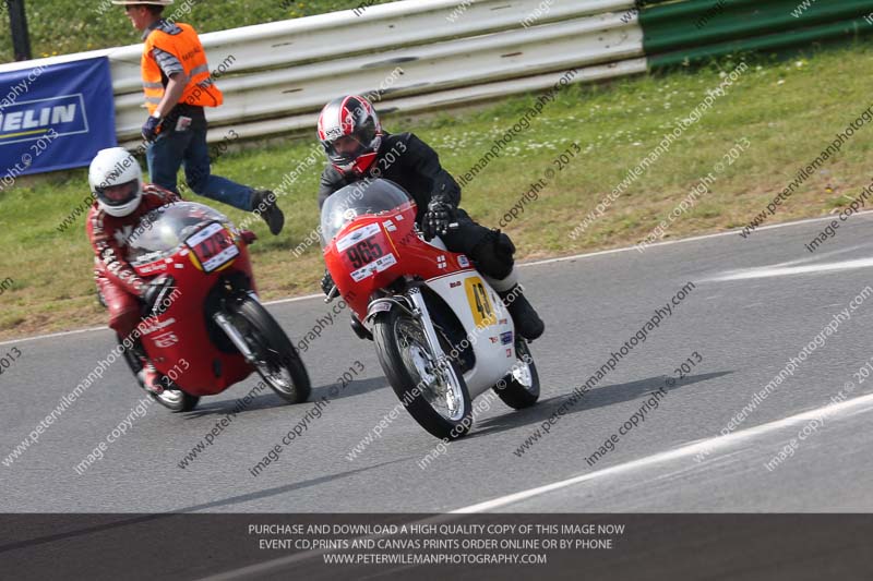 Vintage motorcycle club;eventdigitalimages;mallory park;mallory park trackday photographs;no limits trackdays;peter wileman photography;trackday digital images;trackday photos;vmcc festival 1000 bikes photographs