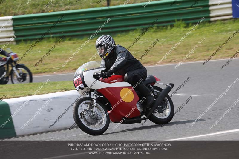 Vintage motorcycle club;eventdigitalimages;mallory park;mallory park trackday photographs;no limits trackdays;peter wileman photography;trackday digital images;trackday photos;vmcc festival 1000 bikes photographs