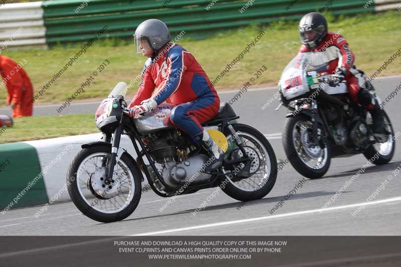 Vintage motorcycle club;eventdigitalimages;mallory park;mallory park trackday photographs;no limits trackdays;peter wileman photography;trackday digital images;trackday photos;vmcc festival 1000 bikes photographs