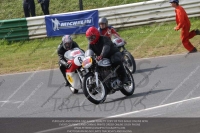 Vintage-motorcycle-club;eventdigitalimages;mallory-park;mallory-park-trackday-photographs;no-limits-trackdays;peter-wileman-photography;trackday-digital-images;trackday-photos;vmcc-festival-1000-bikes-photographs