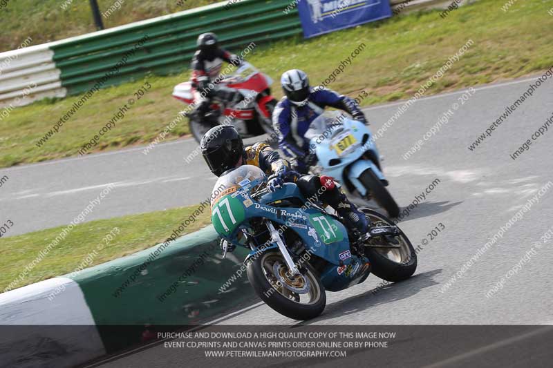 Vintage motorcycle club;eventdigitalimages;mallory park;mallory park trackday photographs;no limits trackdays;peter wileman photography;trackday digital images;trackday photos;vmcc festival 1000 bikes photographs