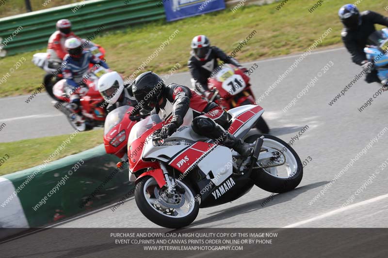 Vintage motorcycle club;eventdigitalimages;mallory park;mallory park trackday photographs;no limits trackdays;peter wileman photography;trackday digital images;trackday photos;vmcc festival 1000 bikes photographs