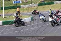 Vintage-motorcycle-club;eventdigitalimages;mallory-park;mallory-park-trackday-photographs;no-limits-trackdays;peter-wileman-photography;trackday-digital-images;trackday-photos;vmcc-festival-1000-bikes-photographs