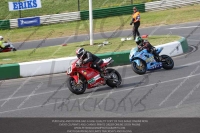 Vintage-motorcycle-club;eventdigitalimages;mallory-park;mallory-park-trackday-photographs;no-limits-trackdays;peter-wileman-photography;trackday-digital-images;trackday-photos;vmcc-festival-1000-bikes-photographs