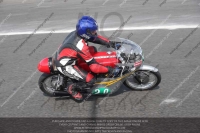 Vintage-motorcycle-club;eventdigitalimages;mallory-park;mallory-park-trackday-photographs;no-limits-trackdays;peter-wileman-photography;trackday-digital-images;trackday-photos;vmcc-festival-1000-bikes-photographs