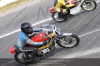 Vintage-motorcycle-club;eventdigitalimages;mallory-park;mallory-park-trackday-photographs;no-limits-trackdays;peter-wileman-photography;trackday-digital-images;trackday-photos;vmcc-festival-1000-bikes-photographs