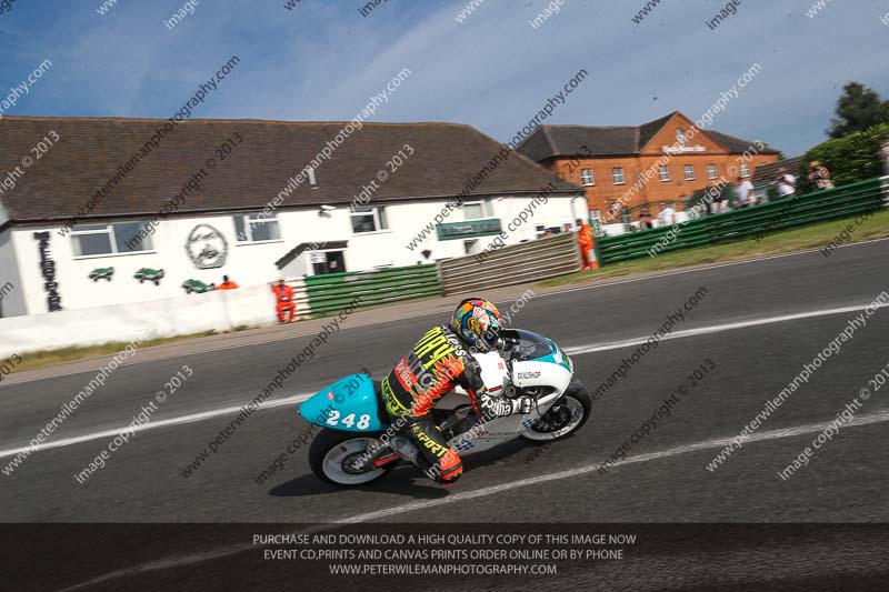 Vintage motorcycle club;eventdigitalimages;mallory park;mallory park trackday photographs;no limits trackdays;peter wileman photography;trackday digital images;trackday photos;vmcc festival 1000 bikes photographs