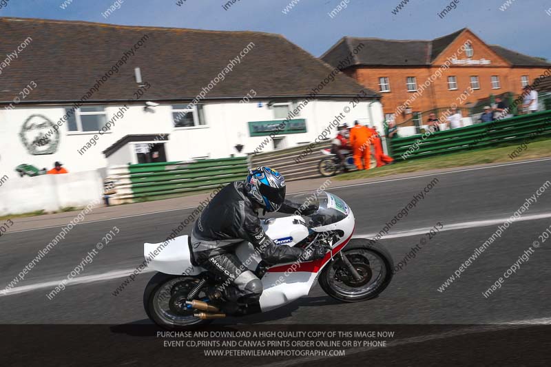 Vintage motorcycle club;eventdigitalimages;mallory park;mallory park trackday photographs;no limits trackdays;peter wileman photography;trackday digital images;trackday photos;vmcc festival 1000 bikes photographs