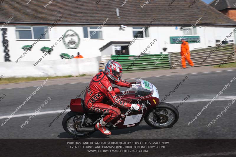 Vintage motorcycle club;eventdigitalimages;mallory park;mallory park trackday photographs;no limits trackdays;peter wileman photography;trackday digital images;trackday photos;vmcc festival 1000 bikes photographs