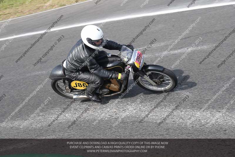 Vintage motorcycle club;eventdigitalimages;mallory park;mallory park trackday photographs;no limits trackdays;peter wileman photography;trackday digital images;trackday photos;vmcc festival 1000 bikes photographs