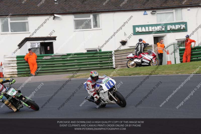 Vintage motorcycle club;eventdigitalimages;mallory park;mallory park trackday photographs;no limits trackdays;peter wileman photography;trackday digital images;trackday photos;vmcc festival 1000 bikes photographs