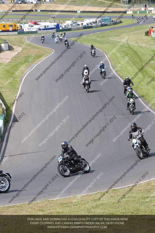 Vintage motorcycle club;eventdigitalimages;mallory park;mallory park trackday photographs;no limits trackdays;peter wileman photography;trackday digital images;trackday photos;vmcc festival 1000 bikes photographs