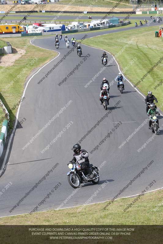 Vintage motorcycle club;eventdigitalimages;mallory park;mallory park trackday photographs;no limits trackdays;peter wileman photography;trackday digital images;trackday photos;vmcc festival 1000 bikes photographs